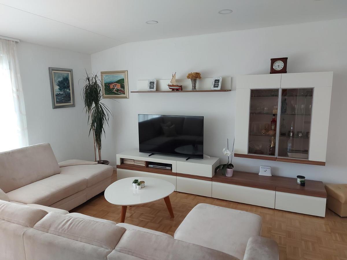 Apartman Mb Podstrana Esterno foto